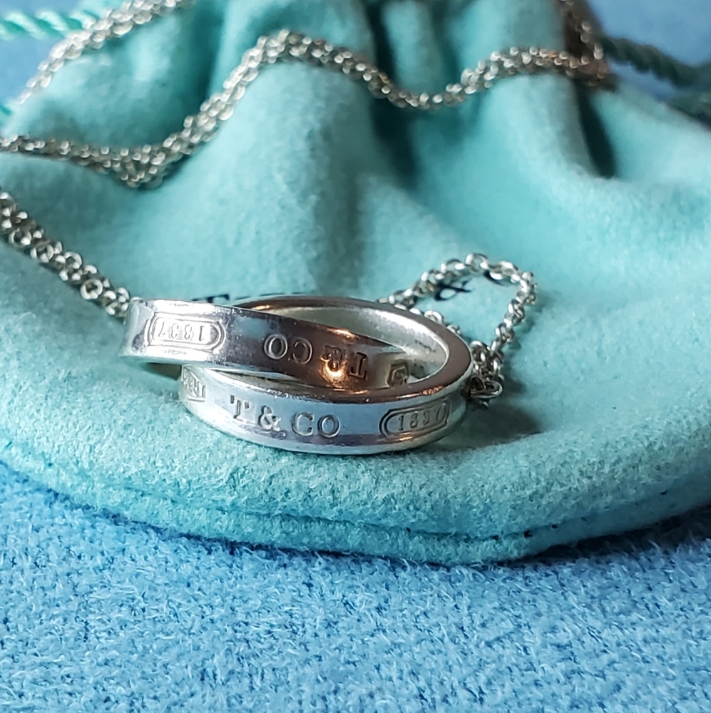 SOLD Interlocking Circles Necklace